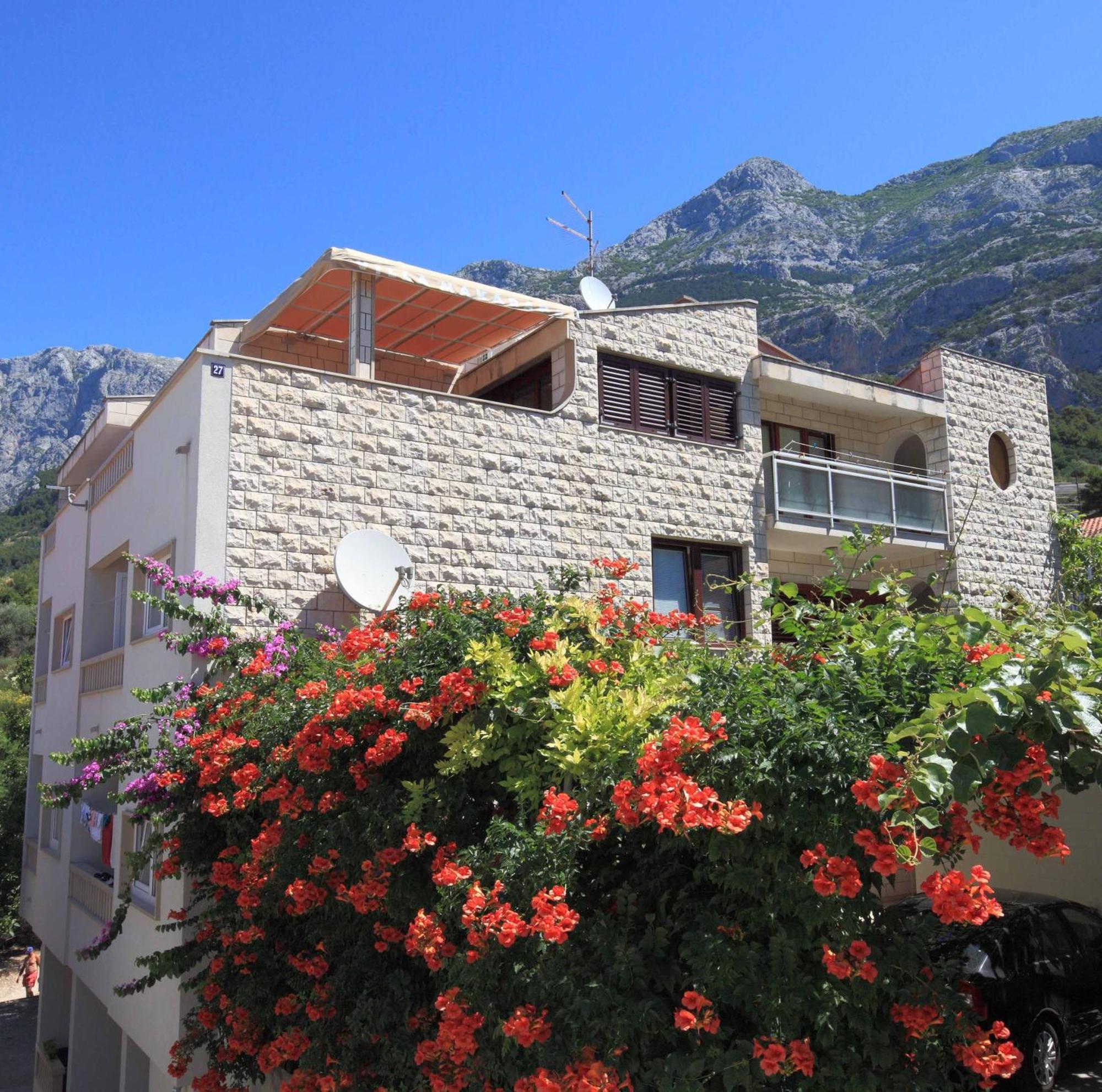 Villa Makarana Apartments Makarska Exterior photo